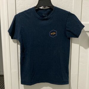 Billabong unisex petit short sleeve shirt Navy small